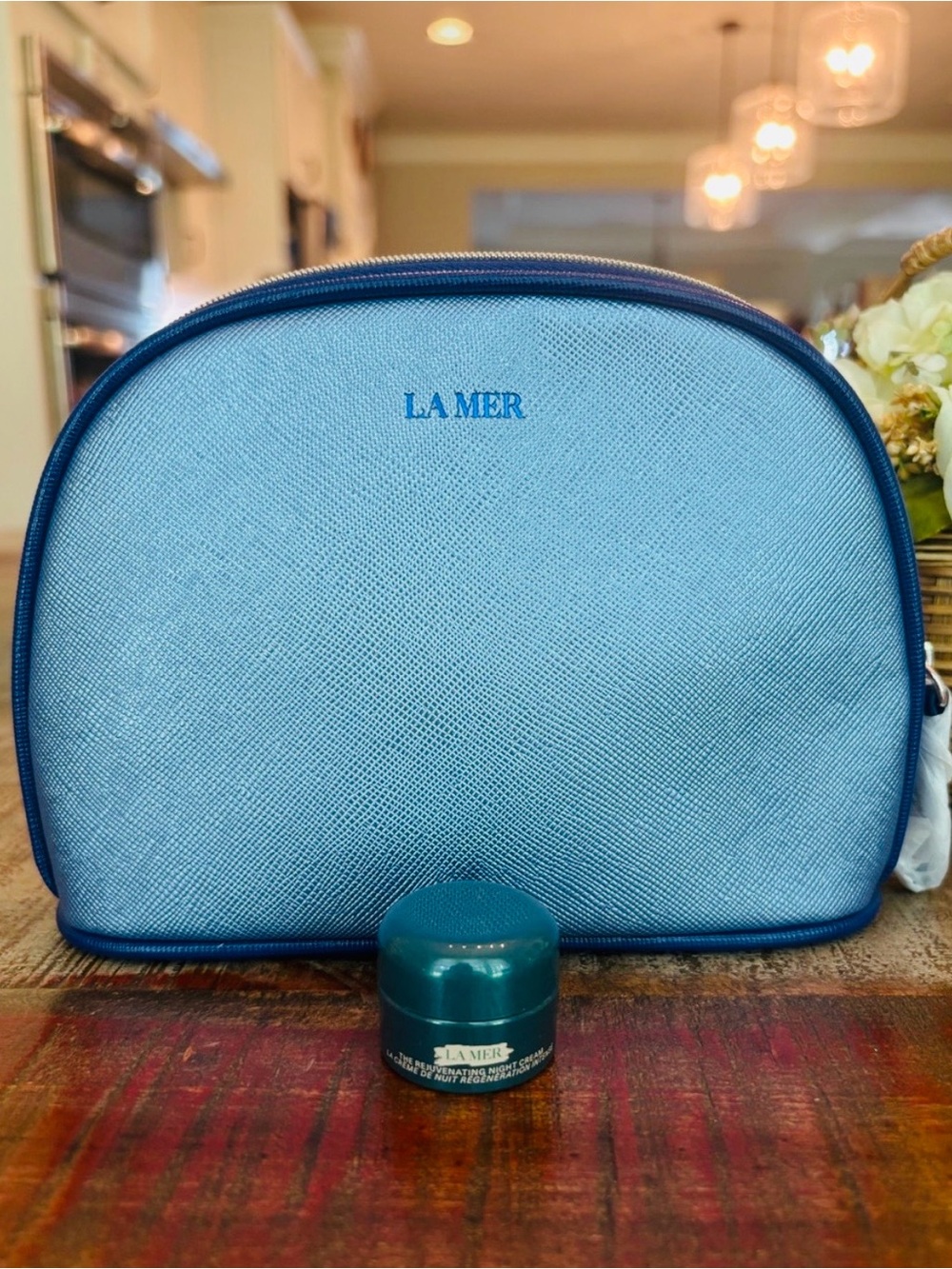 New LA MER Blue COSMETIC BAG + The Rejuvenating NIGHT CREAM Mini!